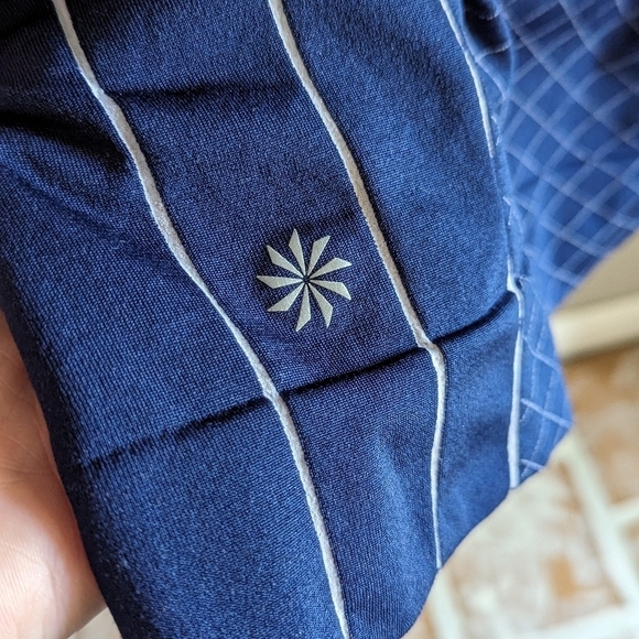 Athleta Finish Fast Navy Racerback Tank size M - Picture 4 of 6